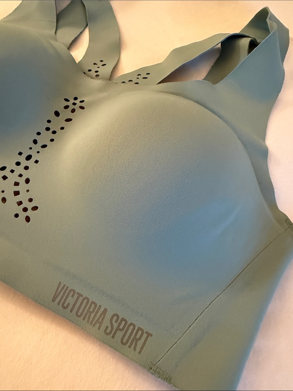 32C green Angel Max sports bra from Victoria’s Secret